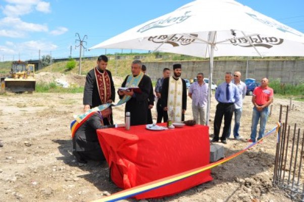 S-a pus piatra de temelie pentru construcţia Centrului de Tineret al comunei Agigea